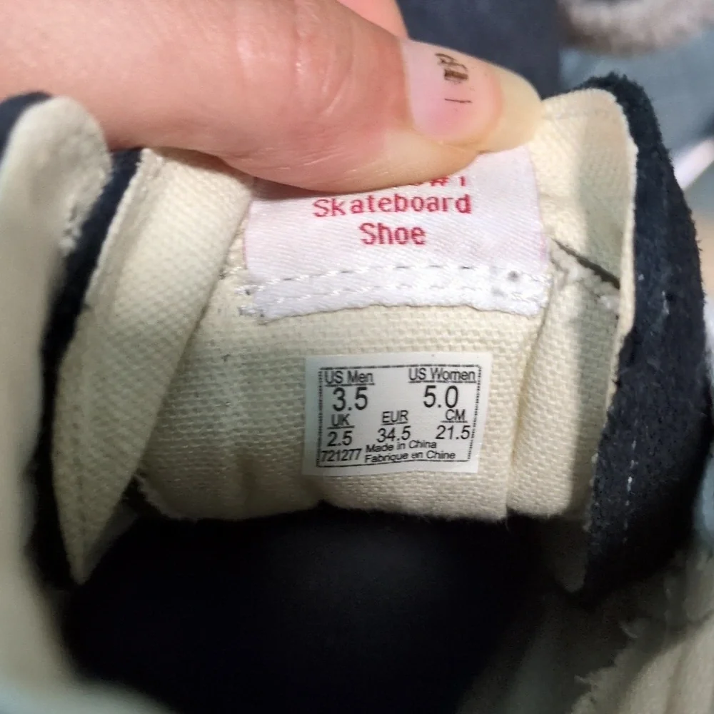 Vans Black and White High-Top Sneakers Kids Sz 3.5​ - Picture 5 of 5